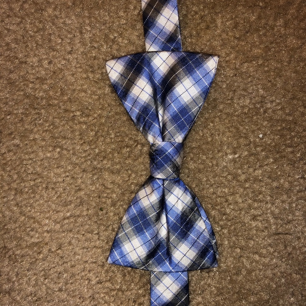 Pre-tied Blue silk bow tie, adjustable